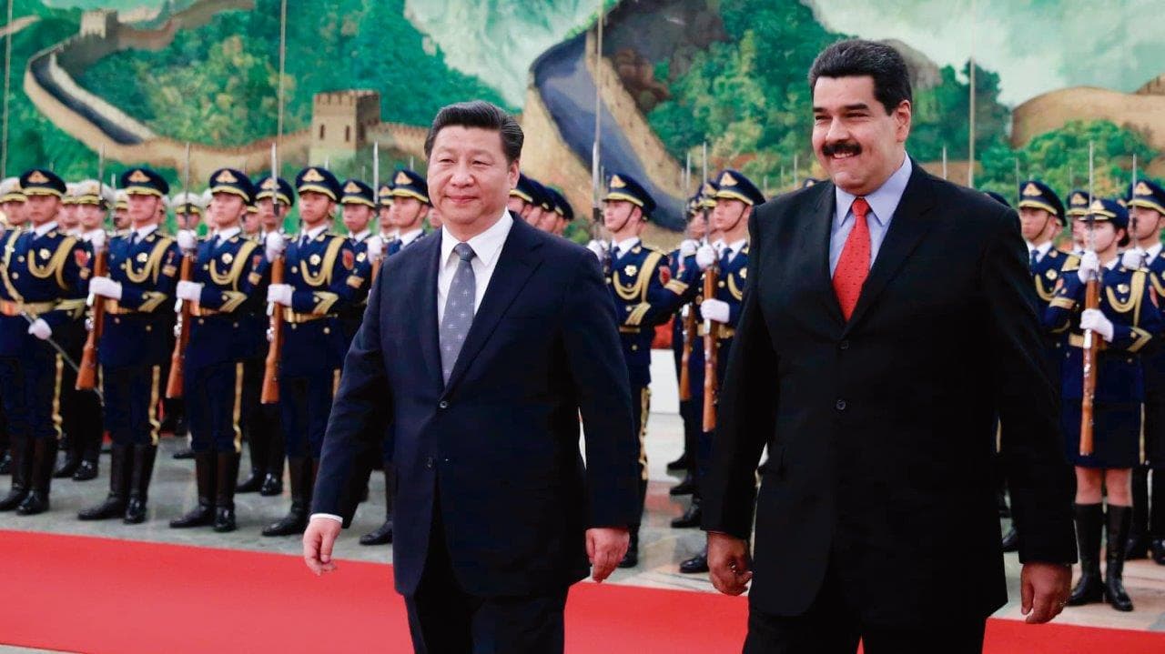 Nicolás Maduro com Putin e Xi Jinping, aliados de confiança nesta grave situação