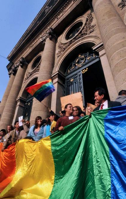 A aprovação da união homossexual pelo governo esquerdista da Cidade do México divide os mexicanos