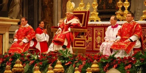 Importantíssimo: Papa Bento XVI acaba de pronunciar discurso sobre a situação política brasileira