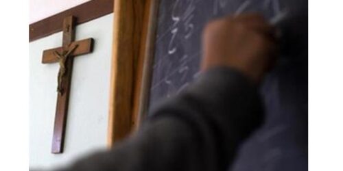 Tribunal Europeu sanciona o uso de crucifixos na Itália