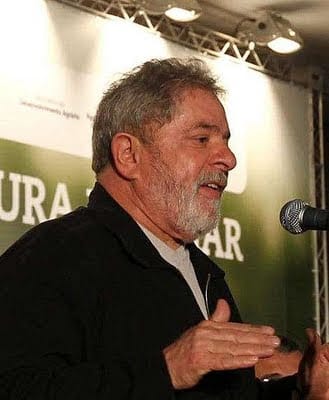 No momento, você está visualizando Cristianofobia: Lula julgou enganadora a doce promessa de Jesus Cristo aos pobres de coração