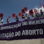 Frente pró-aborto: ditatorialismo verbal anti-Brasil e anti- vida