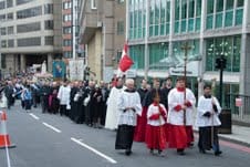 No momento, você está visualizando Rosário – Uma Cruzada em Londres