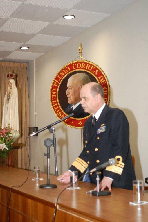 No momento, você está visualizando Vídeo da conferência do Vice-Almirante Luiz Guilherme Sá de Gusmão