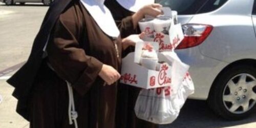 Família: Batalha religiosa nos EUA em torno do sanduíche de frango