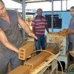 Trabalho escravo: presos são explorados em fábricas estatais de Cuba