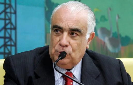 No momento, você está visualizando Discriminam um senador por ser católico contrário ao aborto e ao homossexualismo