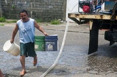 No momento, você está visualizando Desastre petrolífero deixa capital da Venezuela sem água