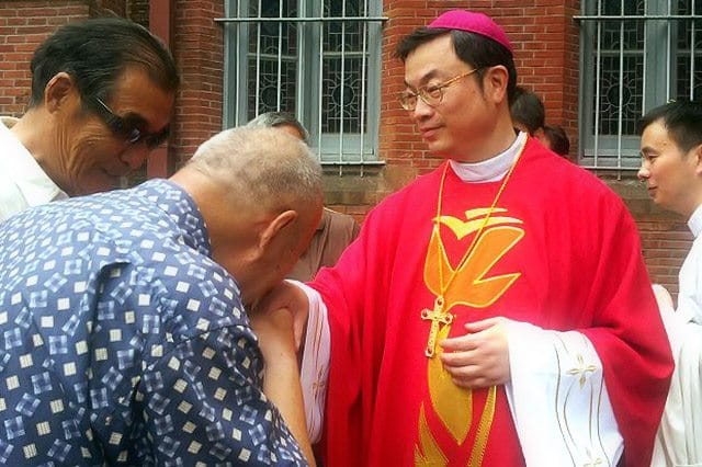 No momento, você está visualizando Leia o relato do bispo chinês preso pelo governo logo após sua sagração