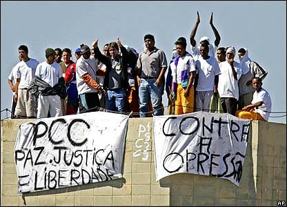 No momento, você está visualizando “Crime organizado”, sim. Mas… organizado por quem?