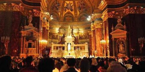 Hungria transfere escolas públicas a instituições religiosas