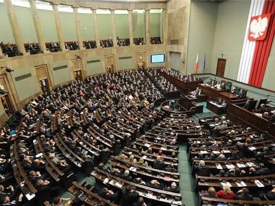 No momento, você está visualizando Parlamento polonês recusa três projetos da agenda homossexual