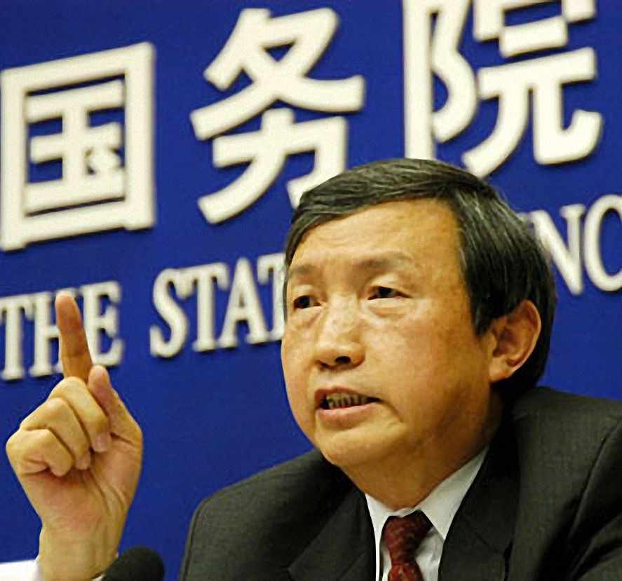 Ma Kai, secretárito geral do Conselho de Estado chines, anunciou o genocídio. Na foto comemora novas normas ambientalistas
