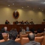 O que o governo está fazendo com a economia?