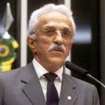 Deputado faz discurso sobre a entrega dos protestos contra o novo Código Penal e a “lei da homofobia”, promovida pelo Instituto Plinio Corrêa de Oliveira
