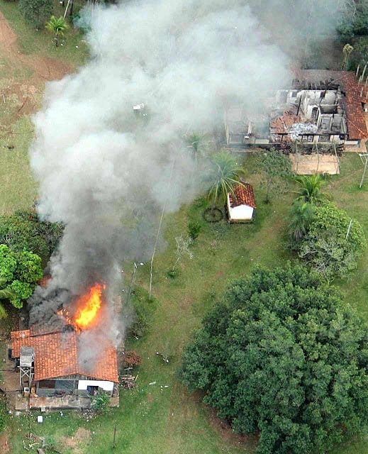 No momento, você está visualizando Verdes que são vermelhos e índios que não são índios, mas verdes e vermelhos