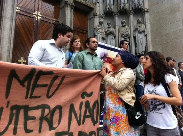 No momento, você está visualizando “Não adianta mais rezar, porque o aborto vamos legalizar”…