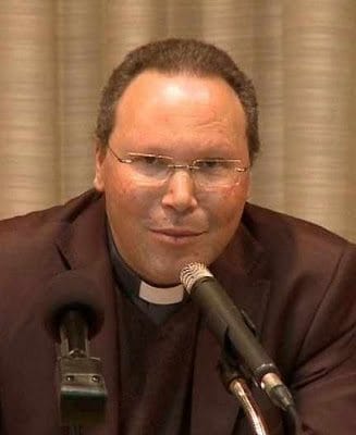 No momento, você está visualizando Reitor do santuário de Fátima impede coleta de assinaturas contra o aborto