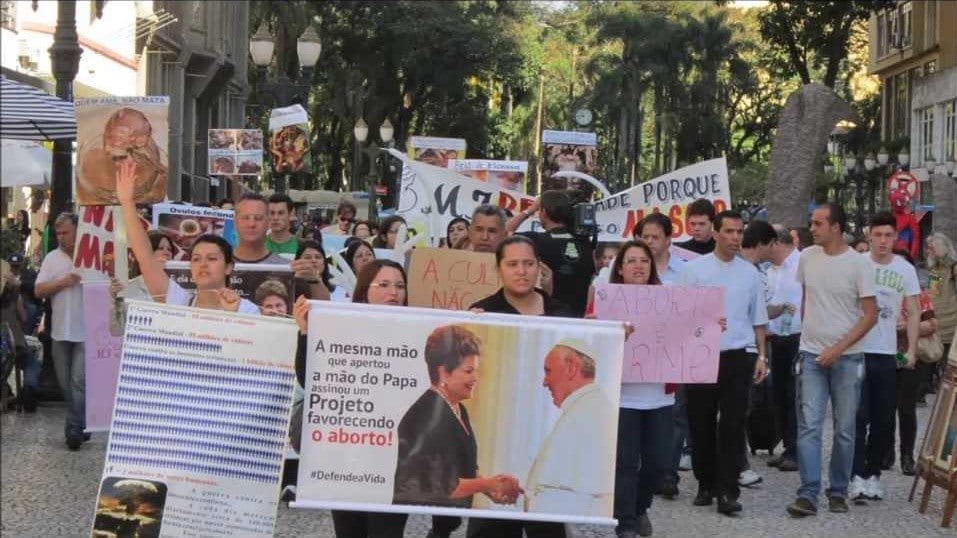 No momento, você está visualizando Em Curitiba ato de repúdio à sanção da PLC 3/2013