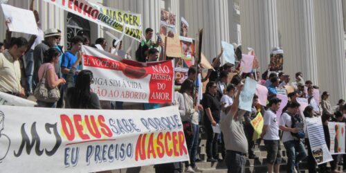 Aborto: mais fotos da manifestação contra o aborto em Curitiba