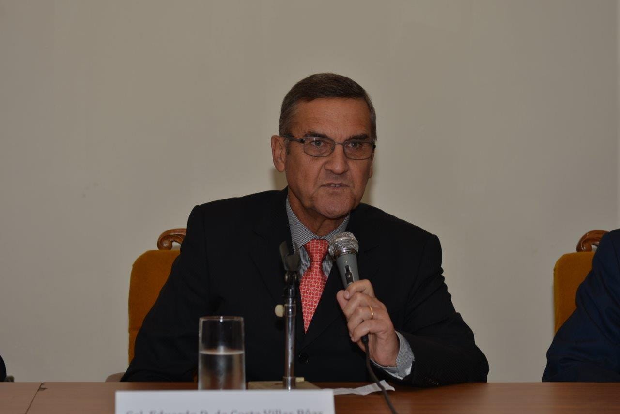 No momento, você está visualizando Fotos da conferência “Geopolítica e defesa da Amazônia”