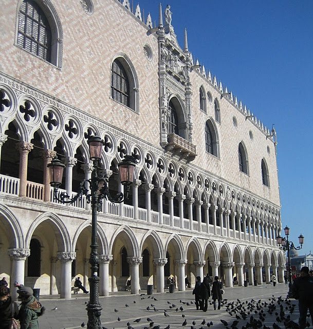 No momento, você está visualizando Palácio dos Doges de Veneza: sublimidade, simplicidade, arte e aristocracia