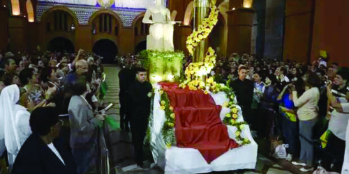 A estranha imagem da “deusa da justiça” na Basília de Nossa Senhora Aparecida