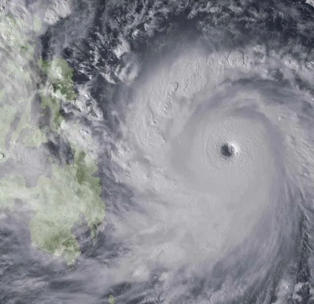 O tufão Haiyan atingindo as Filipinas