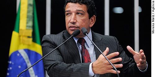 Senador Magno Malta agradece iniciativa do IPCO contra o PLC 122