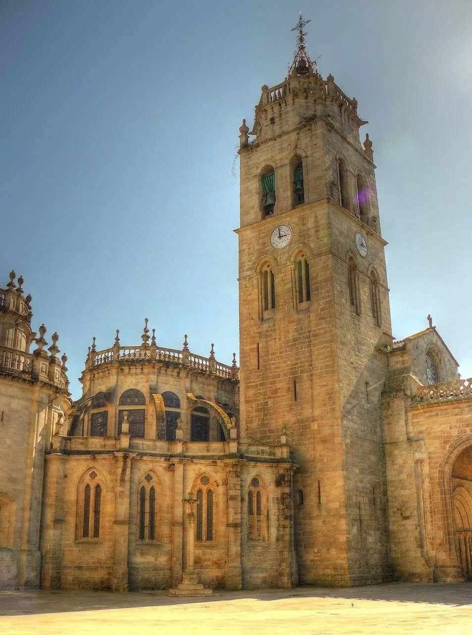 No momento, você está visualizando Catedral de Lugo: A soma de todas as idades da Igreja