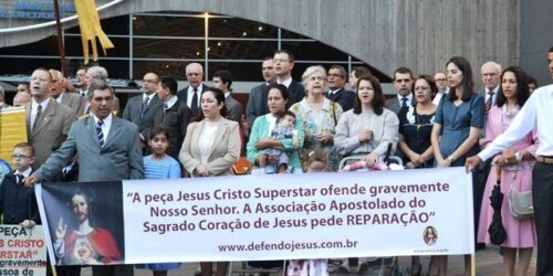 Rio de Janeiro: Terço público de reparação a Nosso Senhor pela peça blasfema Jesus Cristo SuperStar