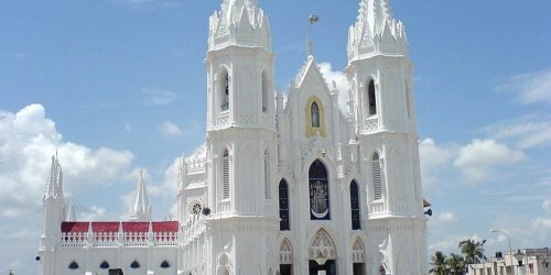 Santuário de Nossa Senhora das Neves na Índia atrai multidões