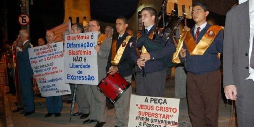 Convite: Terço público de reparação pela peça “O Evangelho Segundo Jesus, Rainha do Céu”