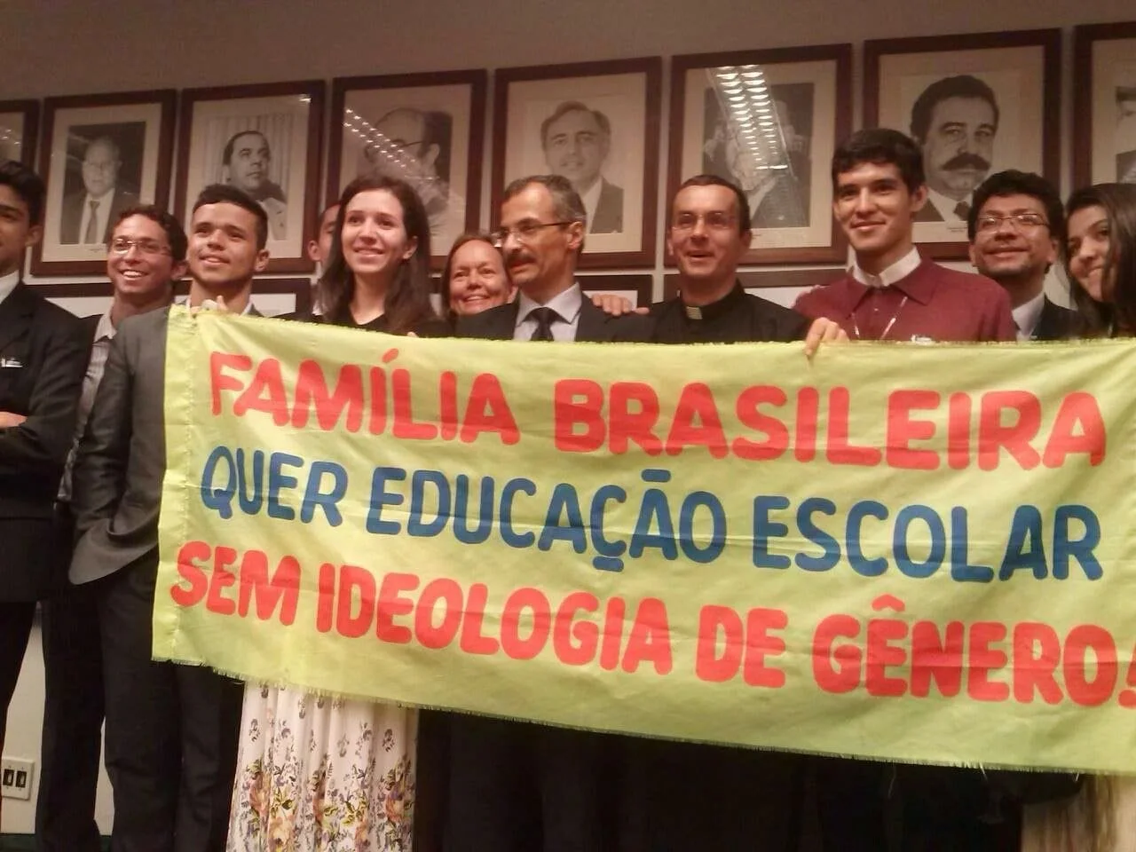 No momento, você está visualizando Prossegue a batalha pela família contra a Ideologia de Gênero