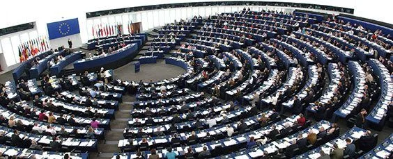 No momento, você está visualizando A União Europeia ante um grande dilema: mudar de rumo ou afundar no caos?
