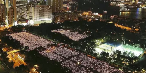 Hong Kong: imensa multidão lembrou massacre de Tiananme