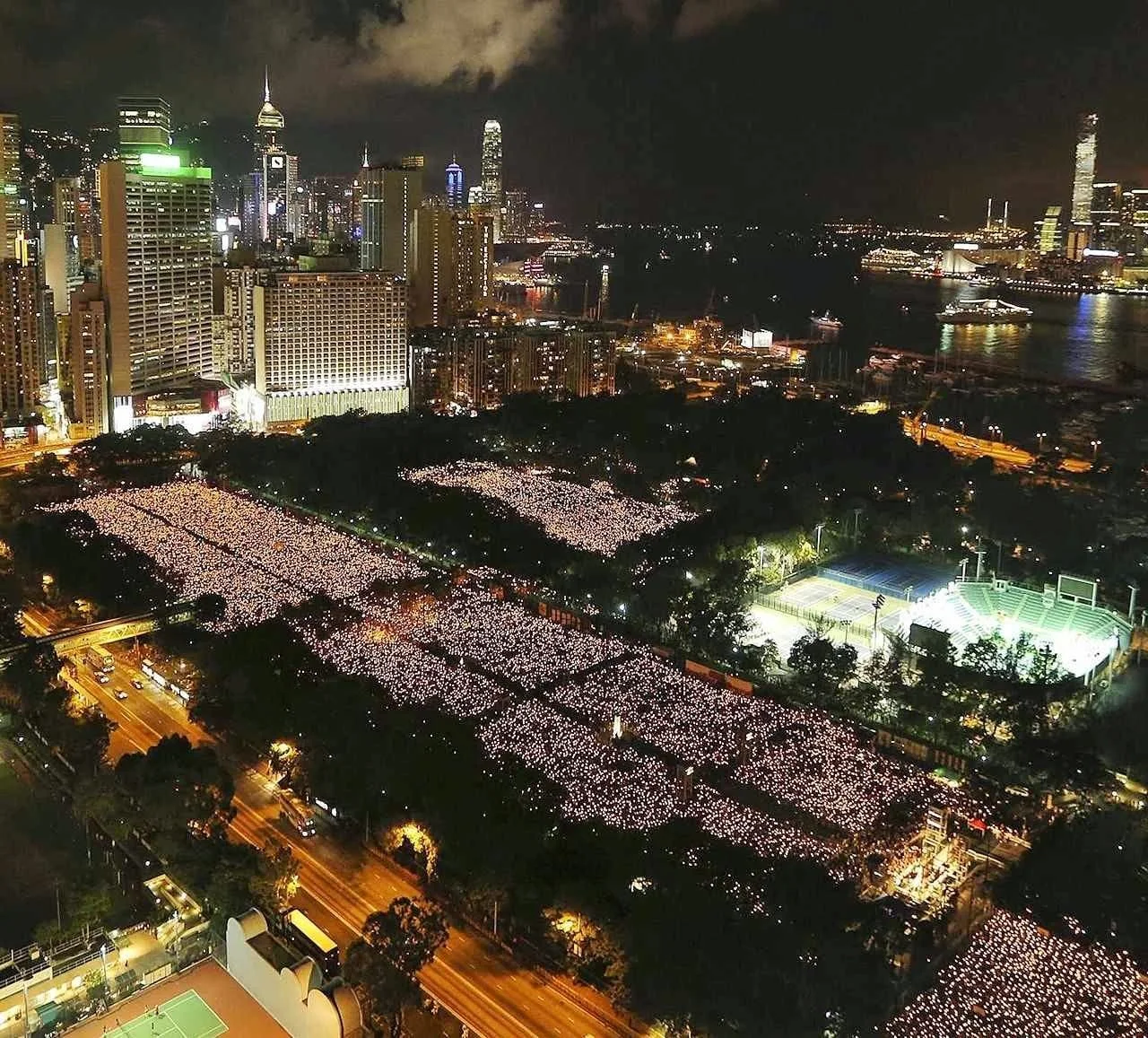 No momento, você está visualizando Hong Kong: imensa multidão lembrou massacre de Tiananme