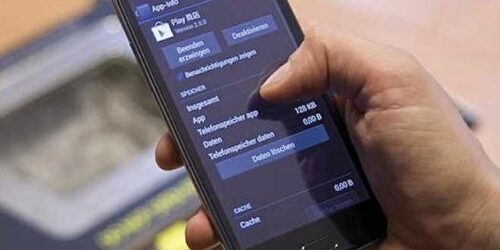 Smartphones baratos com software espião