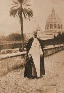 São Pio X nos jardins do Vaticano