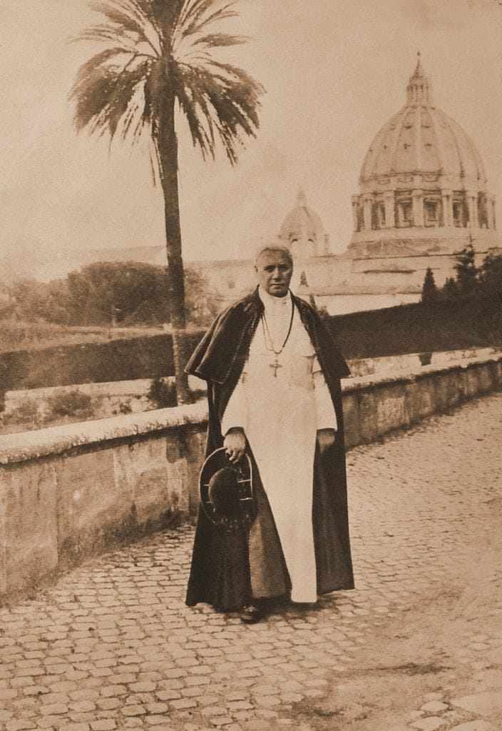 São Pio X nos jardins do Vaticano