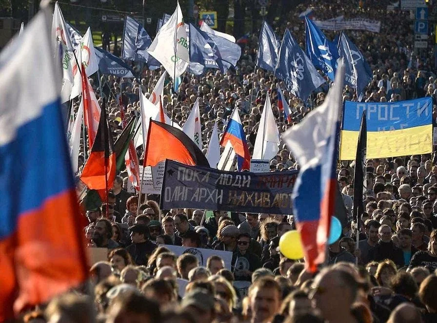 No momento, você está visualizando Moscovitas bradam: “Putin, chega de mentiras!”