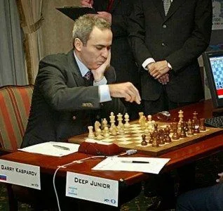 Garry Kasparov: Grande Mestre e ex-campeão mundial de xadrez, considerado o maior enxadrista de todos os tempos