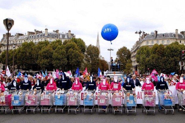 Les-manifestants-de-la-Manif-pour-tous-le-5-octobre-a-Paris5
