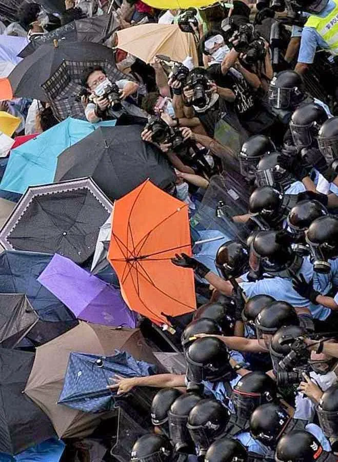No momento, você está visualizando Hong Kong: Revolução dos guarda-chuvas enfrenta repressão