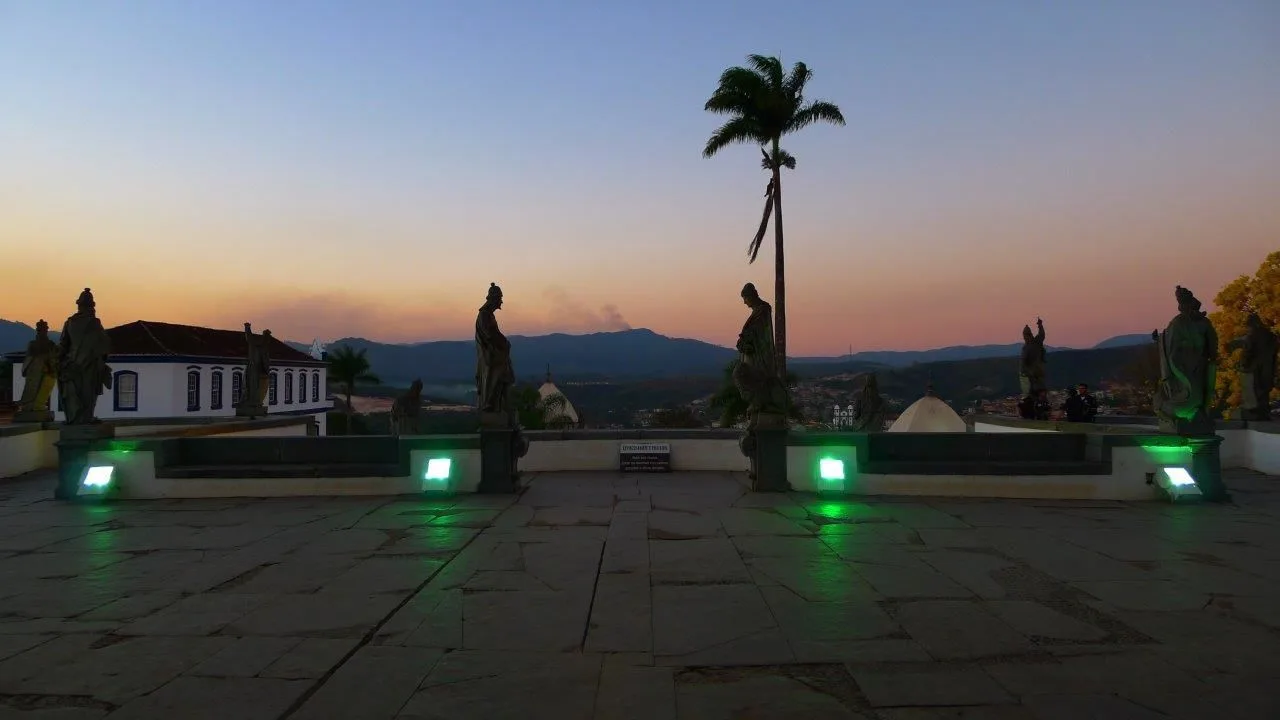 No momento, você está visualizando TRANSFORMANDO PEDRAS EM SONHOS – Bicentenário da morte de Aleijadinho: A genialidade do maior expoente da arte barroca brasileira