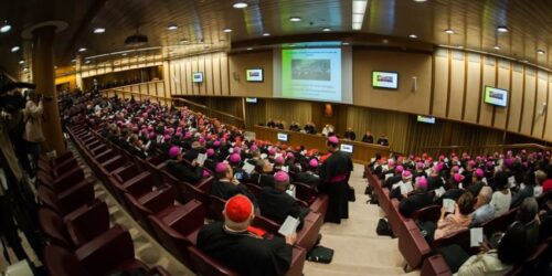 Entrevista com Dom Athanasius Schneider – Em defesa da Sagrada Eucaristia e da ortodoxia católica