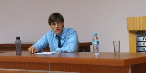 Professor católico é perseguido por ser anticomunista e rezar o Pai-Nosso em sala de aula