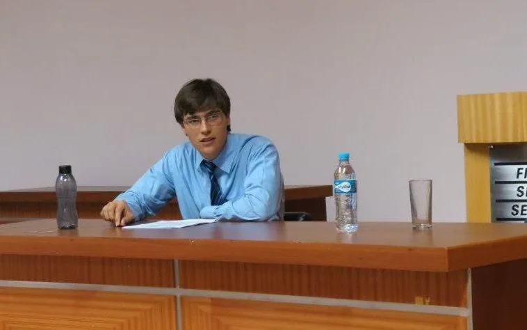 No momento, você está visualizando Professor católico é perseguido por ser anticomunista e rezar o Pai-Nosso em sala de aula