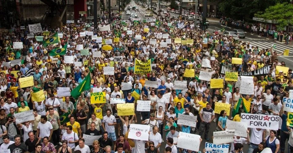 No momento, você está visualizando Nas urnas: rejeição da forma e do conteúdo