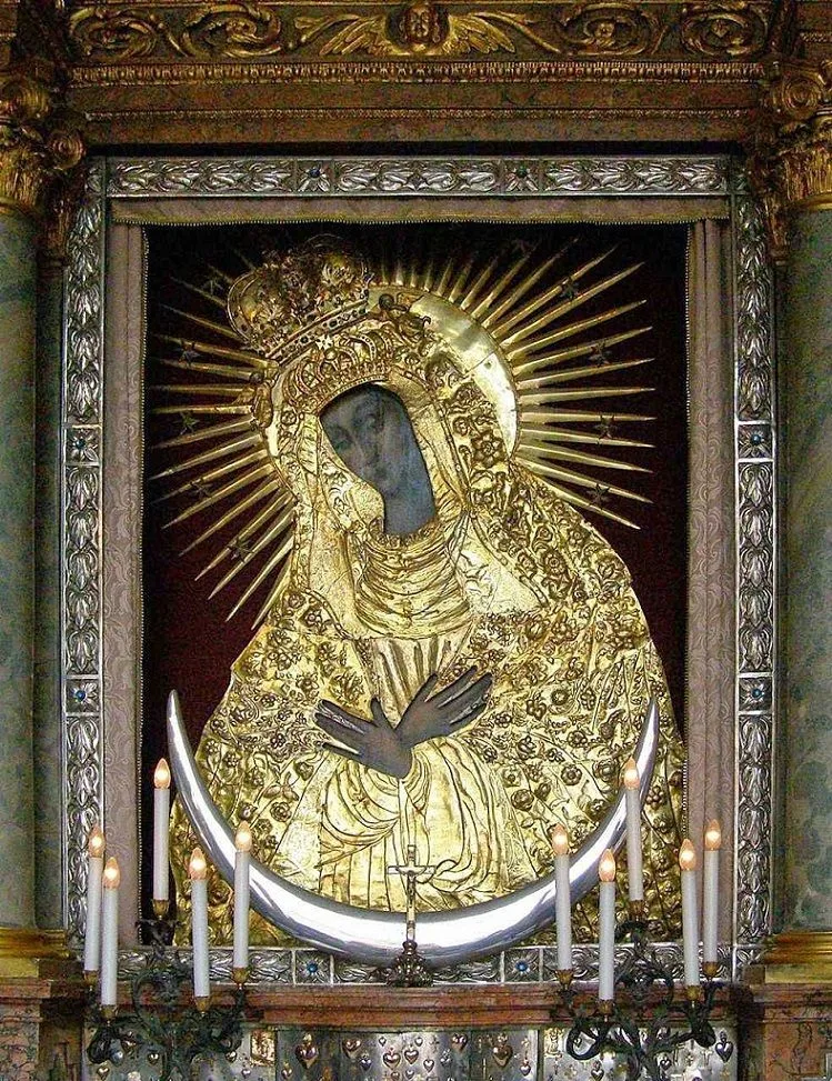 Nossa Senhora Porta da Aurora, Vilnius, é uma das grandes devoções dos lituanos